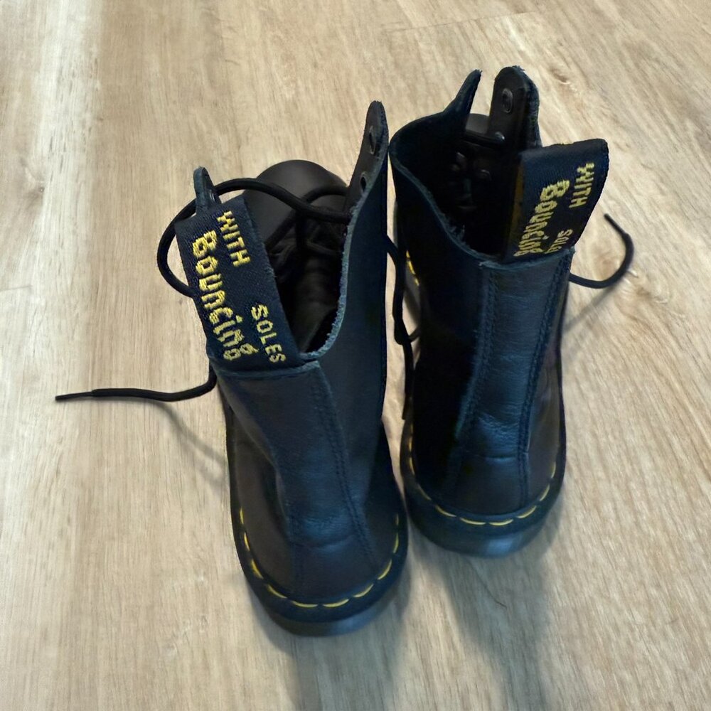 Dr. Martens 1460 Women's Pascal Virginia Leather Boots - Picture 7 of 7